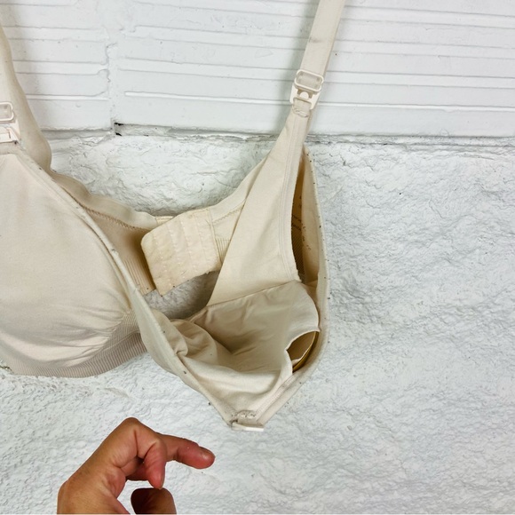 HOFISH Nude colored stretch comfy breastfeeding bra size large - Picture 10 of 12
